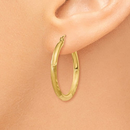 14k yellow gold satin diamond cut classic round hoop earrings 24mm x 2.5mm