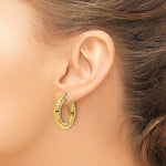 画像をギャラリービューアに読み込む, 10K Yellow Gold Classic Spiral Round Hoop Earrings 24mm x 5mm
