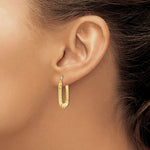 Indlæs billede til gallerivisning 10k Yellow Gold Rectangle Textured Hoop Earrings 25mm x 16mm
