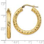 Indlæs billede til gallerivisning 10K Yellow Gold 28mm x 4mm Diamond Cut Round Hoop Earrings
