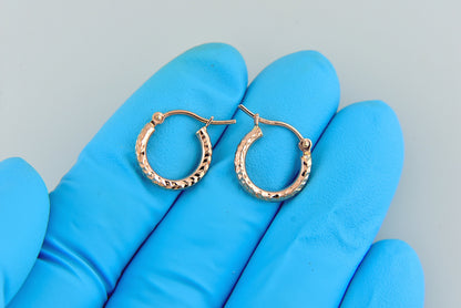 14k rose gold diamond cut textured classic round hoop earrings 13mm x 2mm