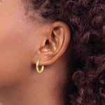 Indlæs billede til gallerivisning 14k Yellow Gold Diamond Cut Round Hoop Earrings 15mm x 2.5mm
