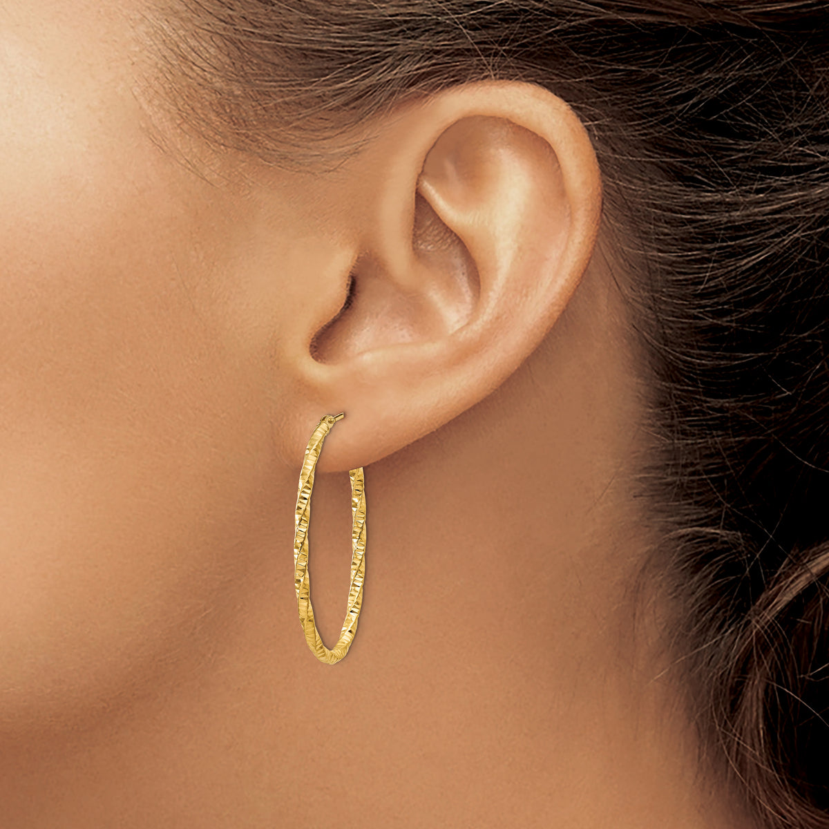 14K Yellow Gold 34mm x 19mm x 2mm Textured Oval Hoop Earrings