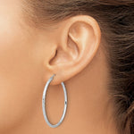 Φόρτωση εικόνας στο εργαλείο προβολής Συλλογής, 14k White Gold Polished Satin Diamond Cut Round Hoop Earrings 39mm x 2mm
