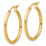 Załaduj obraz do przeglądarki galerii, 14k Yellow Gold Polished Satin Diamond Cut Round Hoop Earrings 25mm x 2mm
