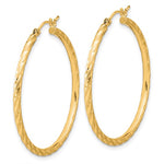 Carica l&#39;immagine nel visualizzatore di Gallery, 14k Yellow Gold Polished Satin Diamond Cut Round Hoop Earrings 34mm x 2mm
