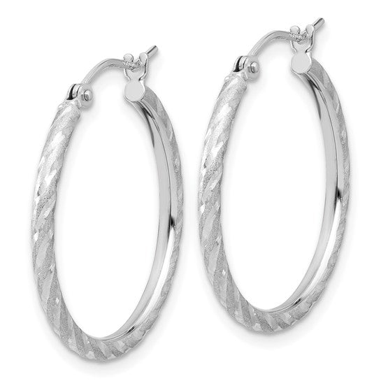 14k white gold polished satin diamond cut round hoop earrings 24mm x 2mm