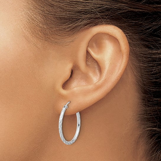 14k white gold polished satin diamond cut round hoop earrings 24mm x 2mm