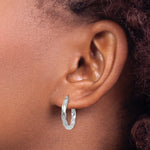 Lataa kuva Galleria-katseluun, 14K White Gold 18.5 mm x 3 mm Hoop Earrings Twisted

