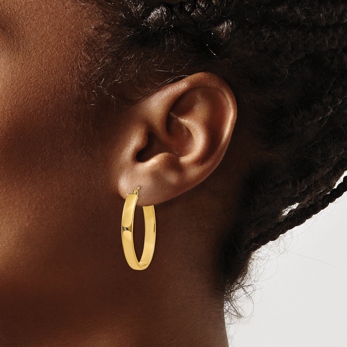 14K Yellow Gold 31mm x 20mm x 4mm Classic Oval Hoop Earrings