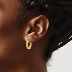 Indlæs billede til gallerivisning 14K Yellow Gold Diamond Cut Textured Classic Round Hoop Earrings 17mm x 3.5mm
