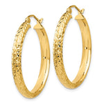 Charger l&#39;image dans la galerie, 14K Yellow Gold Diamond Cut Textured Classic Round Hoop Earrings 28mm x 3.5mm
