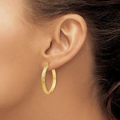 14k yellow gold diamond cut textured classic round hoop earrings 28mm x 3.5mm