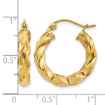 Lade das Bild in den Galerie-Viewer, 14K Yellow Gold 19.5 mm x 4 mm Hoop Earrings Light Twisted
