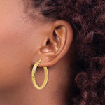將圖片載入圖庫檢視器 14K Yellow Gold Diamond Cut Round Hoop Earrings 28mm x 4mm
