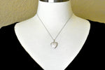 Lataa kuva Galleria-katseluun, 14K White Gold 19mm Floral Heart Photo Locket Pendant Charm Engraved Personalized Monogram
