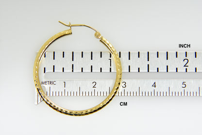 14k yellow gold diamond cut classic round hoop earrings 30mm x 2mm
