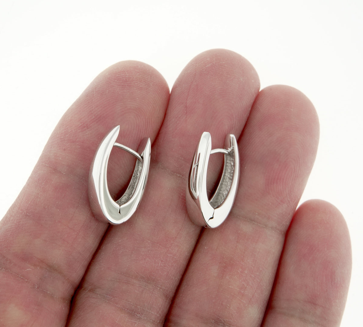 14k white gold classic huggie hinged hoop earrings 17mm x 11mm x 4mm
