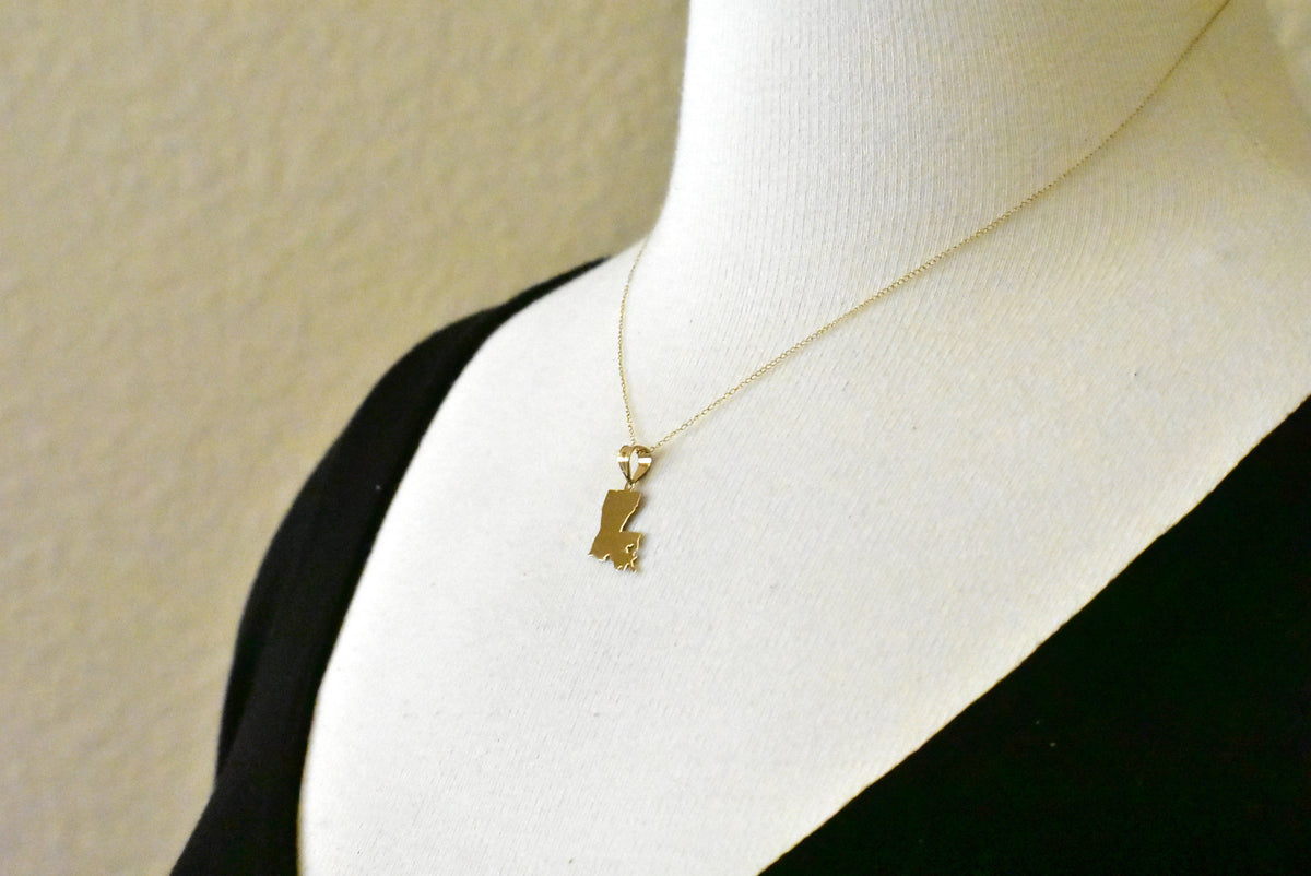 14k gold or sterling silver louisiana la state map pendant charm personalized monogram