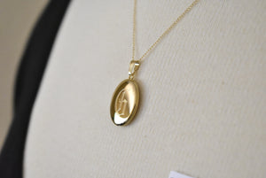 14k Yellow Gold 17mm x 22mm Oval Locket Pendant Charm Engraved Personalized Monogram