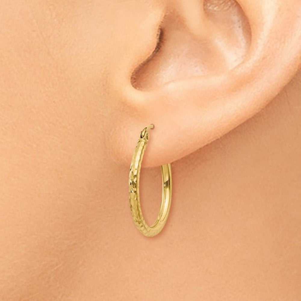 14k yellow gold diamond cut classic round hoop earrings 20mm x 2mm