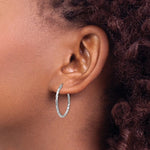 Lataa kuva Galleria-katseluun, 14K White Gold Twisted Modern Classic Round Hoop Earrings 25mm x 2mm
