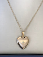 Indlæs billede til gallerivisning 14K Solid Yellow Gold 19mm Heart .02 CTW Diamond Locket Pendant Charm Engraved Personalized Monogram
