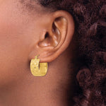 Afbeelding in Gallery-weergave laden, 14k Yellow Gold Woven Weave Textured Round Hoop Earrings 18mm x 8mm
