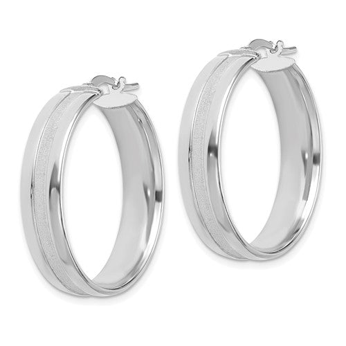 14k white gold round polished satin groove textured hoop earrings 30mm x 6.5mm