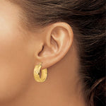 이미지를 갤러리 뷰어에 로드 , 14k Yellow Gold Textured Round Hoop Earrings 20mm x 6.75mm

