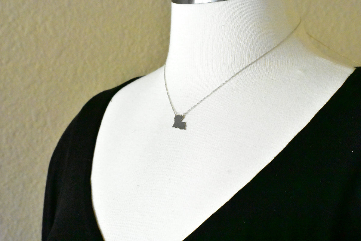 14k gold 10k gold silver louisiana state map necklace heart personalized city