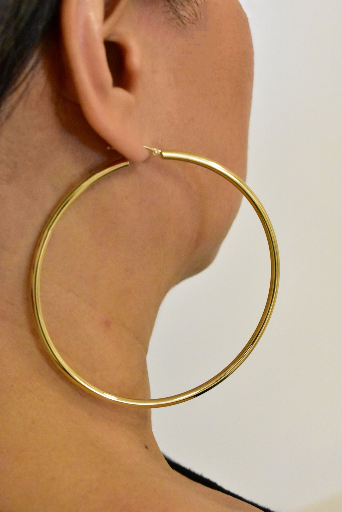 14k yellow gold 3 inch diameter extra large giant gigantic round classic hoop earrings lightweight 78mm x 3mm