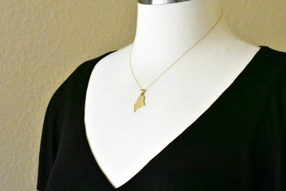 14k gold or sterling silver maine me state map pendant charm personalized monogram