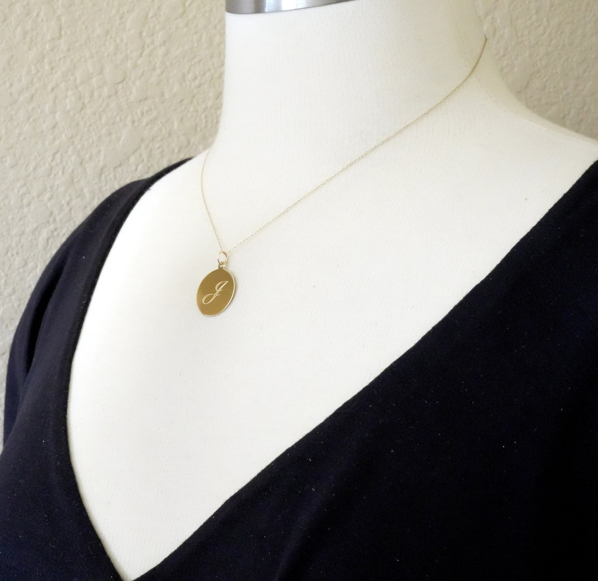 10k yellow gold 18mm round circle disc pendant charm personalized monogram engraved