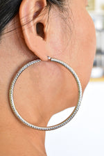 이미지를 갤러리 뷰어에 로드 , 14K White Gold Large Sparkle Diamond Cut Classic Round Hoop Earrings 65mm x 4mm
