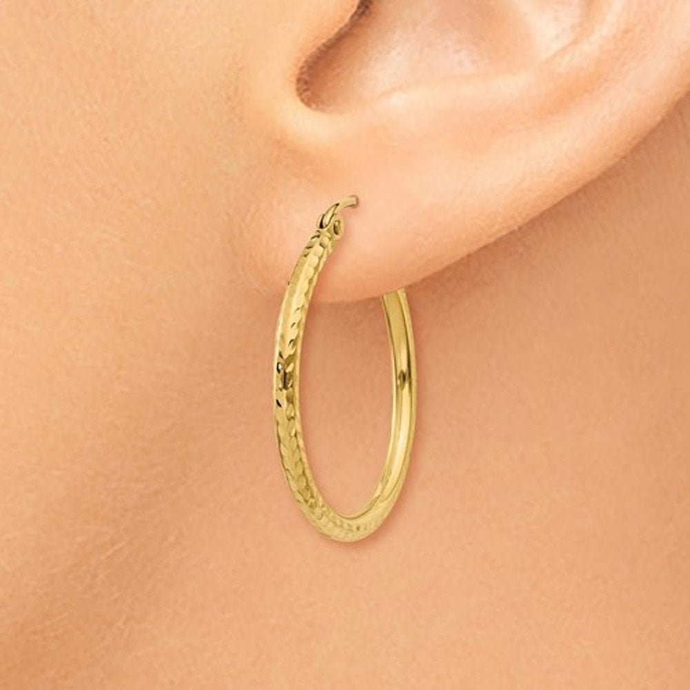 14k yellow gold diamond cut classic round hoop earrings 25mm x 2mm