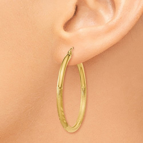 14k Yellow Gold Satin Diamond Cut Classic Round Hoop Earrings 34mm x 2.5mm