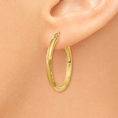 14k Yellow Gold Satin Diamond Cut Classic Round Hoop Earrings 24mm x 2.5mm